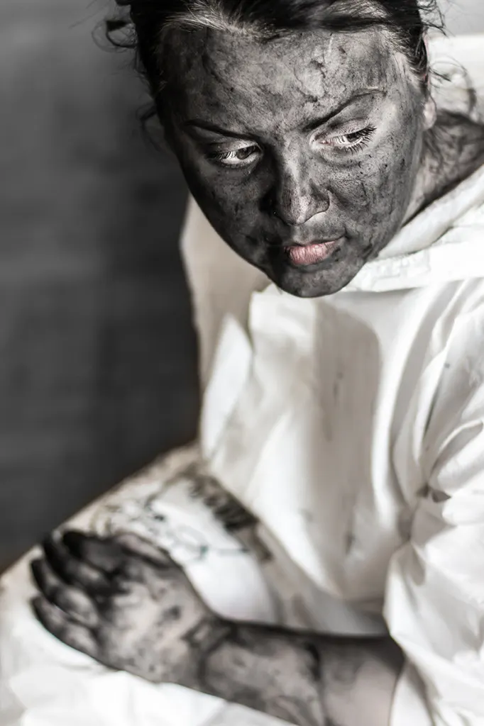 Zoița_Performance_Charcoal
